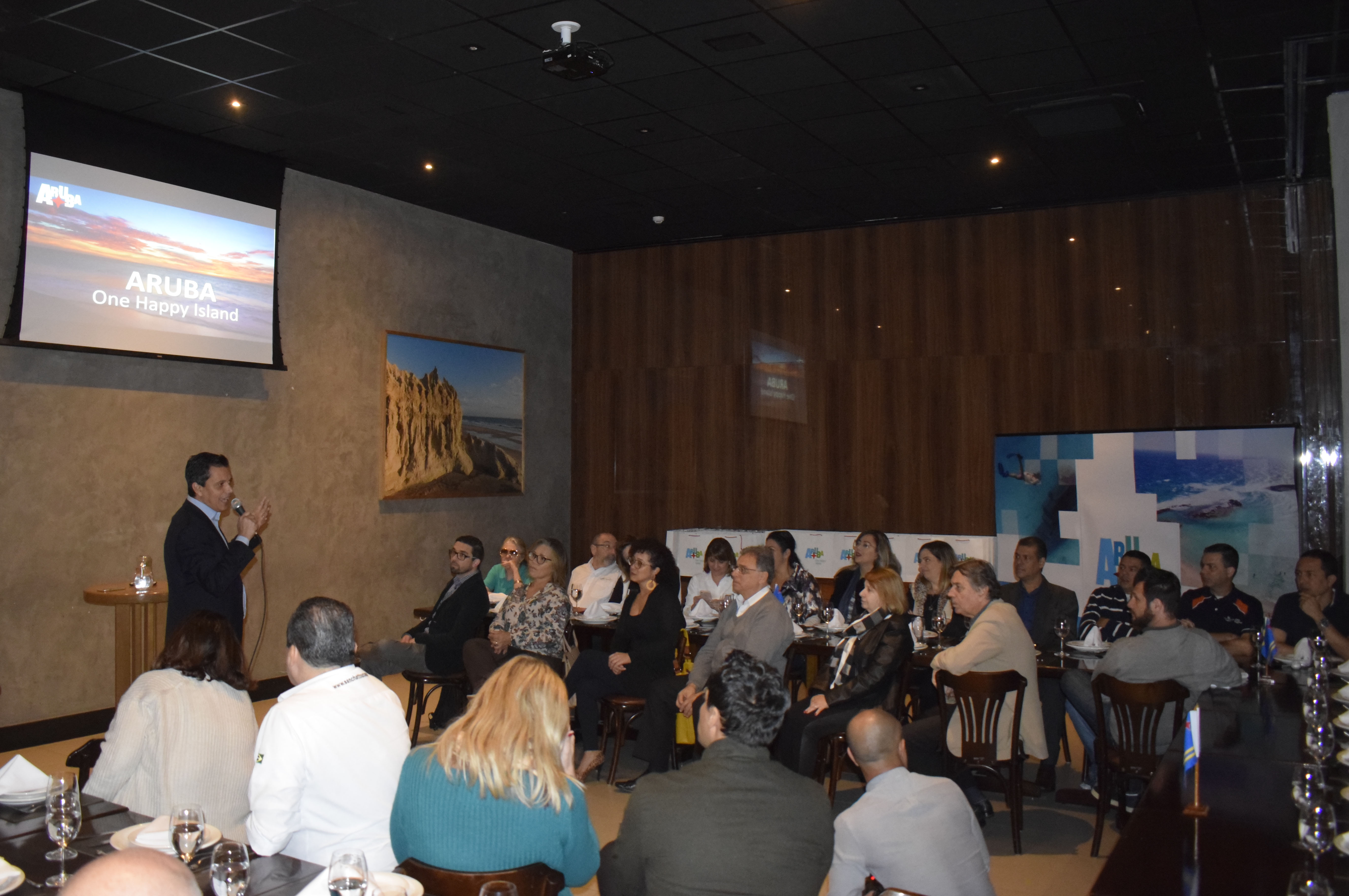 Carlos Barbosa fala sobre os diferenciais de Aruba Carlos Barbosa fala sobre os diferenciais de Aruba
