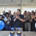 Os convidados celebraram os 27 anos de Trend com um bolo e parabéns