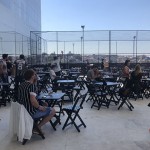 Mesas no terraço do Camarote Arena Mesas no terraço do Camarote Arena