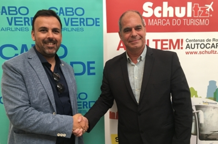 A operadora lançou uma programação especial com cinco pacotes para destinos brasileiros; Marcio Ferreira e Rodrigo Correa (Divulgação)