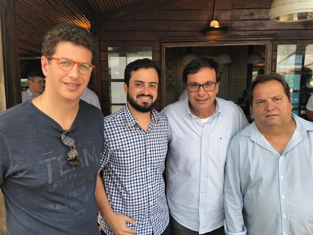 Ricardo Salles, ministro do Meio Ambiente, Guilherme Rocha, administrador de Fernando de Noronha, Gilson Machado, presidente da Embratur, e Milton Luna, presidente do Conselho Distrital