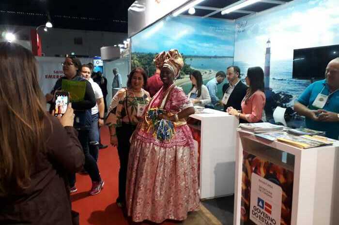 Com estande próprio, de 18 metros quadrados, a Bahia divulga belezas naturais, história e cultura do estado. (Divulgação)