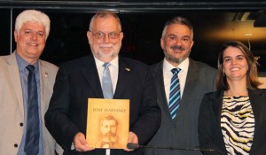 Enrique Martin-Ambrosio recebe título de cidadão recifense