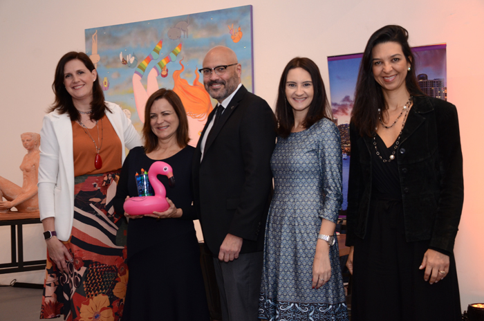 Joe Docal, diretor de Vendas, Debora Prass, Ana Maria Donato, Daniela Bergamini, e Thatiana Leal, do Miami CVC