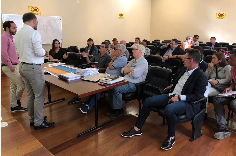 Projeto do MTur em Angra prevê trem turístico e duplicação de acesso 2 Missão do MTur reúne equipes de estado e prefeitura. (Foto: Darse Junor/MTur)
