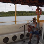 Musica ao vivo a bordo do Pitangui Tur
