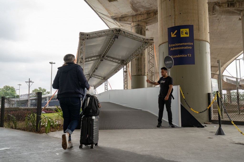 RIOgaleão_acesso ao Estacionamento Administrativo