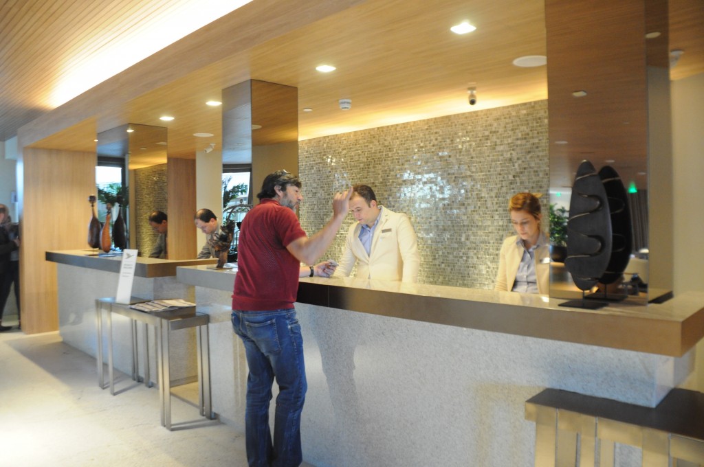 Recepção do hotel localizada no sexto andar Turismo responde por 10% dos empregos criados no Brasil em fevereiro