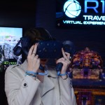 A repórter Lisia Minelli participou da experiência na Sala Imersiva da R11