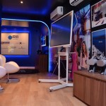 O espaço da Sala Imersiva da R11 conta com diversas atividades