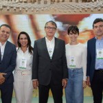 Valdir Fernandes e Samara Fernandes, da Vem Também, Arialdo Pinho, secretário de Turismo do Ceará, Diana Rocha, da Setur-CE, e Alexandre Pereira, secretário de Turismo de Fortaleza