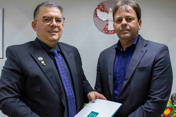 iretor da Embratur Osvaldo Matos recebe o secretário de Turismo de Ipojuca, Mário Pilar - Foto Pablo Peixoto