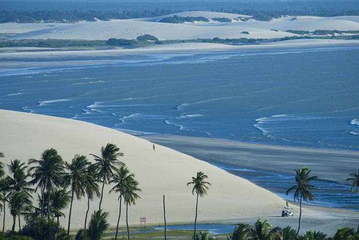 Ceará retoma promoção e convoca trade para fazer negócios 4 Praia da Malhada, em Jericoacoara, é a primeira praia do Ceará a receber a certificação. Crédito: Ricardo Rollo-MTur