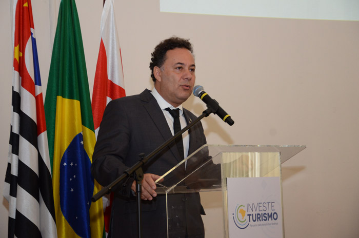 Aluizer Malab deixa Ministério do Turismo e volta à iniciativa privada 1 Aluizer Malab, deixou o cargo de secretário de Desenvolvimento e Competitividade do Turismo