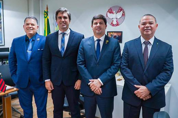 Diretor Osvaldo Matos, secretário Antonio Neves, diretor Carlos Brito, e o coordenador Marcelo Serejo, após reunião na Embratur