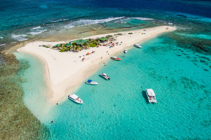 Conheça cinco resorts da AMResorts no Caribe com parques aquáticos 1 Entre janeiro e junho, ilha caribenha recebeu 55,9 mil visitantes, um recorde em relação ao mesmo período nos anos anteriores