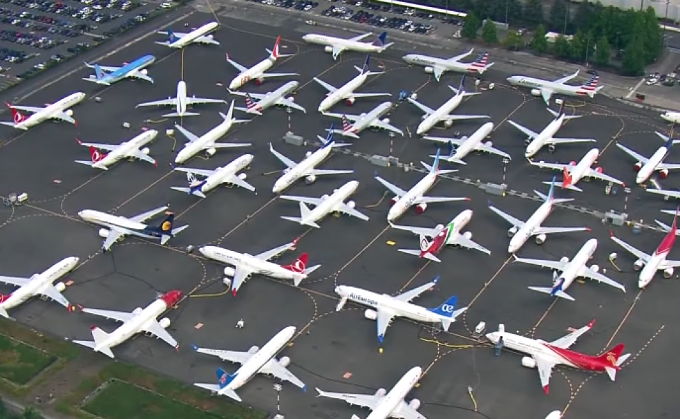 Boeing encontra detritos de 'objetos estranhos' em tanques do B737 MAXs 1 Estacionamento da Boeing armazenou aeronaves Max