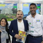 Luciana Fajardo e Alexandre da Verdade, da secretaria de Turismo de Búzios, com Juliano Braga, do M&E