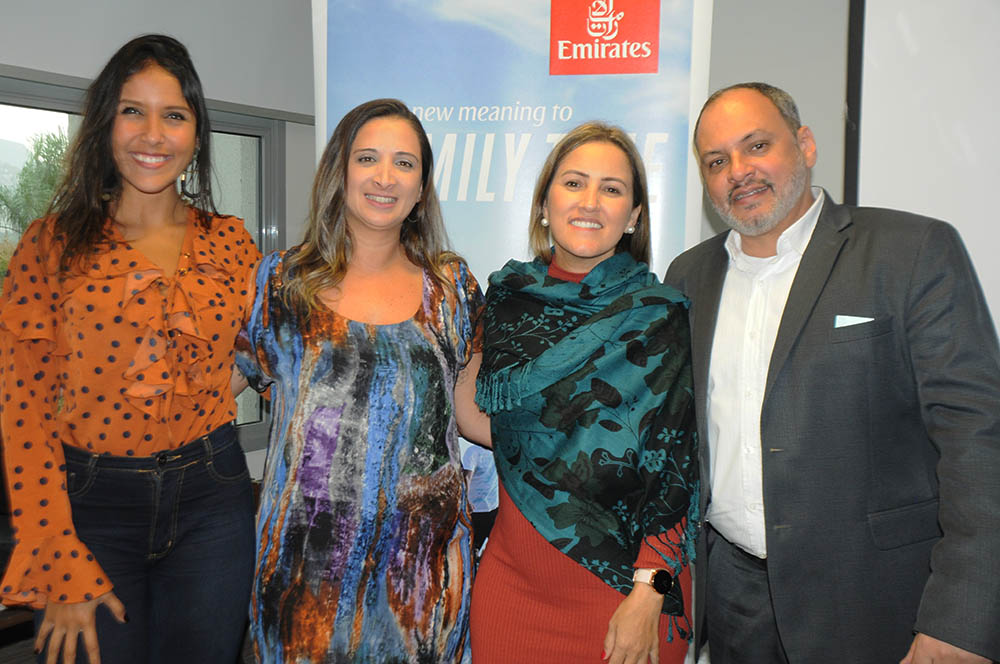 Mariana Casanova, da Soul Traveler, Cibele Mounin, de Dubai, Kelly Valim, da Soul Traveler, e Marcelo Abreu, da Emirates