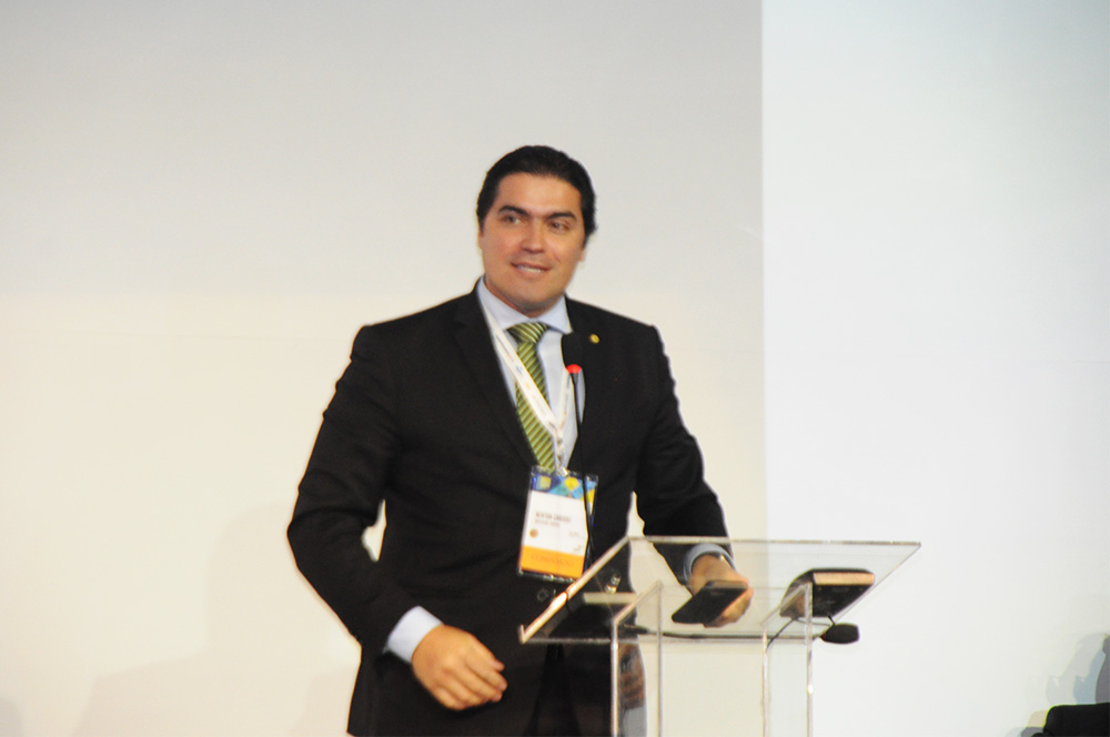 Tax Free, Fast Track e legalização dos jogos têm prioridade na Comissão de Turismo 1 Newton Cardoso, presidente da Comissão de Turismo da Câmara