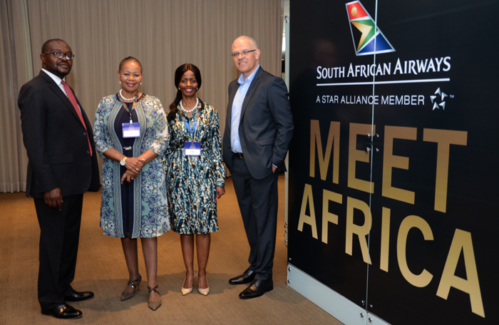 South African Airways promove rodada de negócios em São Paulo; veja fotos 1 Ntshikiwane Joseph Mashimbye, da Embaixada da África do Sul, Zuks Ramasia, CEO da SAA, Pumla Luhabe, commercial da SAA, e Altamiro Medici, diretora da SAA no Brasil