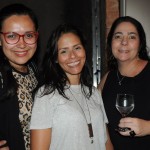 Tathiana Carvalho, da Hi Travel, entre Annelise Feijó e Adriana Leão, da Dantur Turismo Tathiana Carvalho, da Hi Travel, entre Annelise Feijó e Adriana Leão, da Dantur Turismo