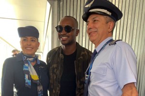 Patrocinadora do Samba Recife, Azul freta avião e leva artistas em ‘voo do Samba’