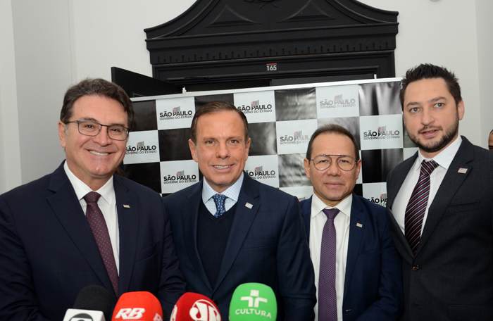 Vinicius Lummertz, secretário de Turismo de São Paulo, João Dória Jr, Governador de São Paulo, Nelson de Souza, presidente da Desenvolve SP, e Marco Vinholi, secretário de Desenvolvimento Regional