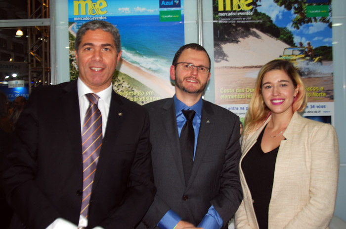 Costa Cruzeiros estende Chaminé Amarela e aumenta comissionamento 1 Dario Rústico, presidente Executivo Américas Central e do Sul; Ruy Ribeiro, gerente de Vendas e Marketing para o Brasil e Cintia Carlotti, gerente de Marketing Brasil da Costa Cruzeiros