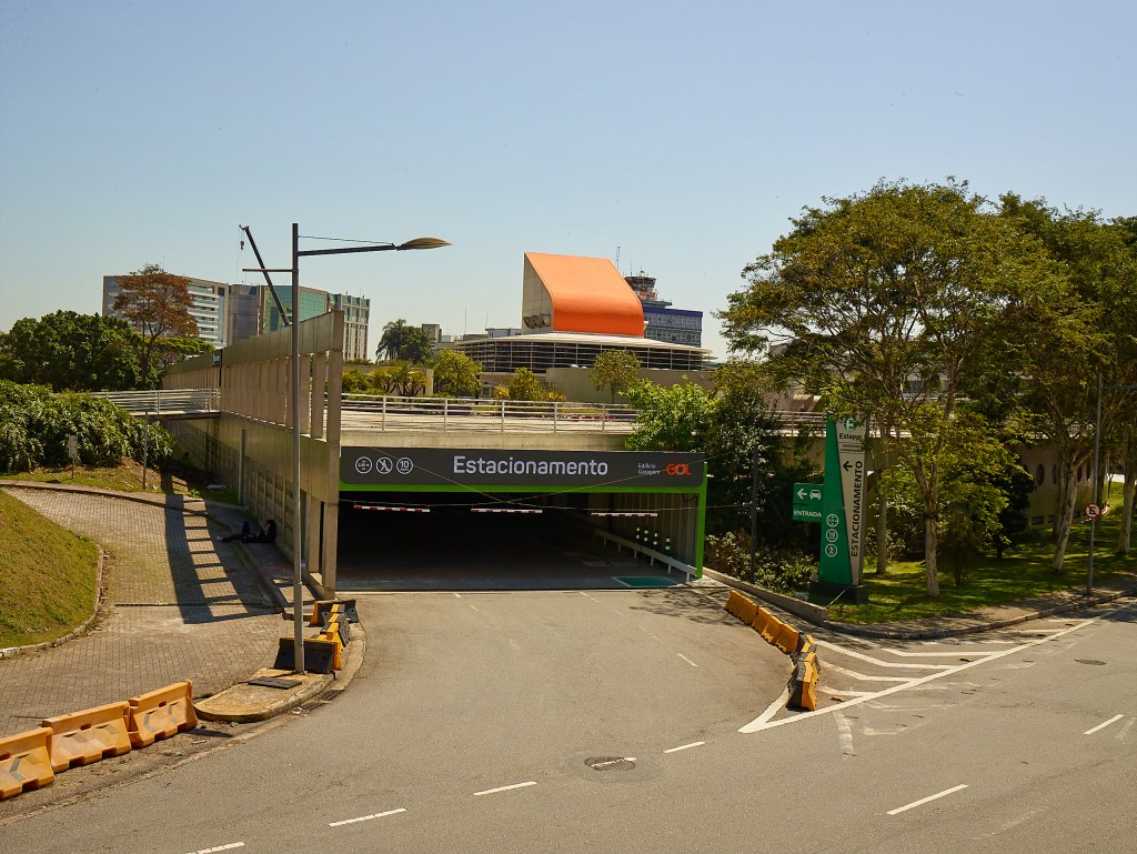 Entrada do Edifício Garagem do Aeroporto de Congonhas