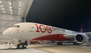 Qantas terá B787 com pintura especial em celebração aos 100 anos de história