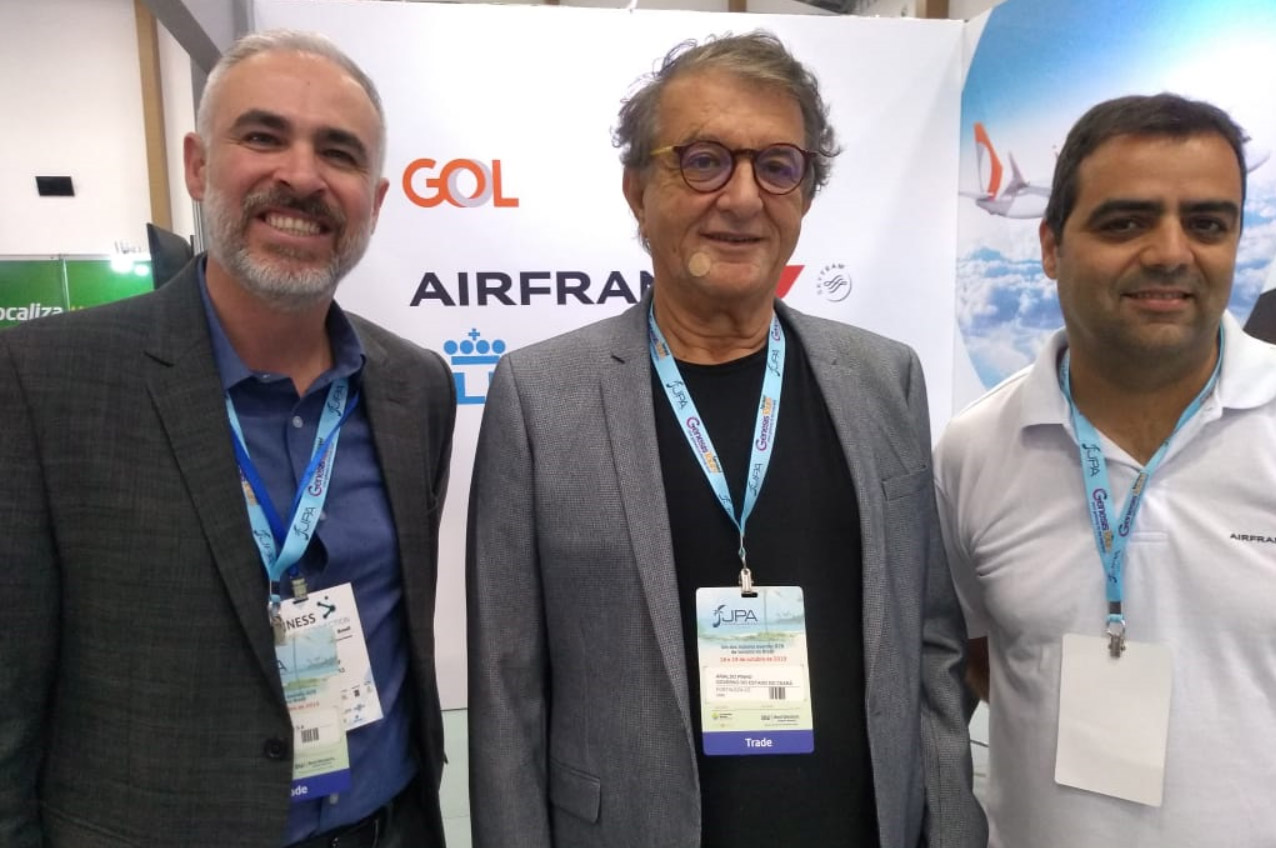 Anderson Wolff, da Gol; Arialdo Pinho, secretário de Turismo do Ceará; Paulo Lobão, da AirFrance Anderson Wolff, da Gol; Arialdo Pinho, secretário de Turismo do Ceará; Paulo Lobão, da AirFrance