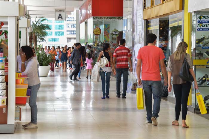 Varejo tem melhor terceiro trimestre dos últimos três anos, diz CNC 1 Compras Valter Campanato Agência brasil Varejo tem melhor terceiro trimestre dos últimos três anos, diz CNC