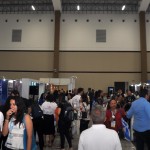 Corredores cheios durante o JPA Travel Market