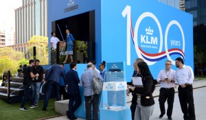 KLM comemora centenário com ação em São Paulo e sorteio de passagens