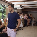 Desfile com roupas exclusivas durante o evento de promoção de Saint Barth Desfile com roupas exclusivas durante o evento de promoção de Saint Barth