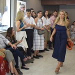 Desfile com roupas exclusivas durante o evento de promoção de Saint Barth Desfile com roupas exclusivas durante o evento de promoção de Saint Barth