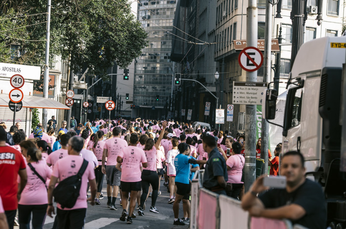 Visite São Paulo promove 2ª Corrida e Caminhada Empreendedoras em Ação no centro da cidade 1 Evento ocorreu no domingo, dia 27 de outubro, e teve como objetivo reunir profissionais em torno de temas como conscientização do Outubro Rosa