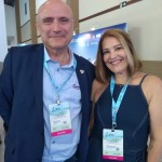 Enio Stelach, da Genesis Tours, com Larissa Pena Enio Stelach, da Genesis Tours, com Larissa Pena