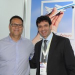 Esteban Tossutti, presidente da Flybondi, e Marcelo Álvaro Antônio, ministro do Turismo