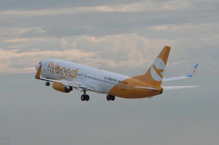 Flybondi lança voo Porto Alegre-Buenos Aires a partir de 209 reais 1 Com três frequências semanais, a linha aérea começará a unir Buenos Aires à capital do estado do Rio Grande do Sul