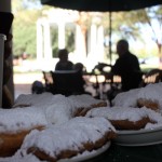 Os tradicionais beignet do Café Du Monde