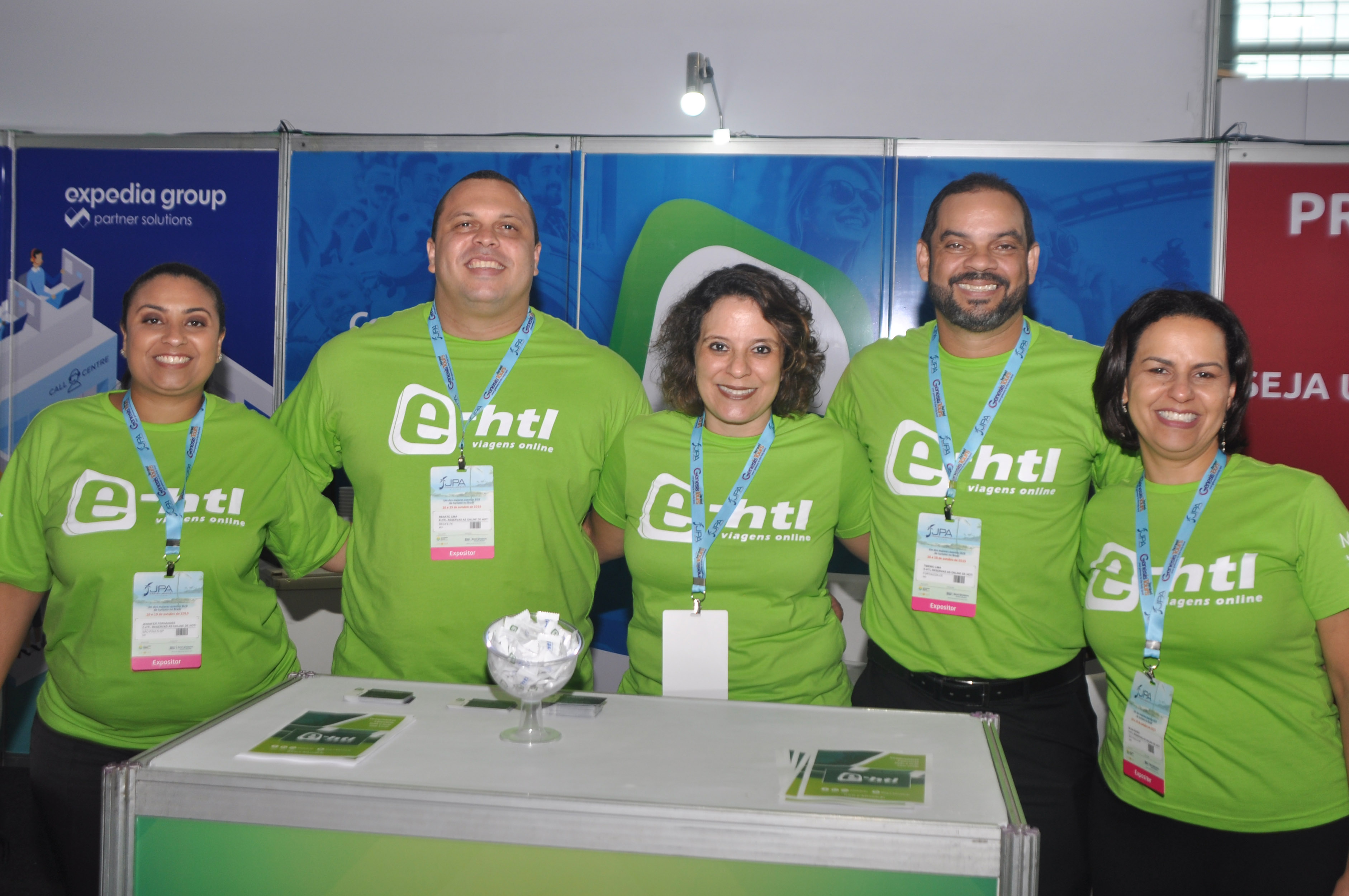 Jennifer Fernandes, Renato Lima, Simone Ricio, Tibério Lima e Silvia Russo, da E-HTL Jennifer Fernandes, Renato Lima, Simone Ricio, Tibério Lima e Silvia Russo, da E-HTL