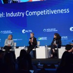 Donna Hrinak, VP da Boeing Internacional e LA, Julia Sattel, presidente da Airlines Amadeus, Diana Enterz, presidente da SITA para as Américas, e Sylvia Escovar, CEO Terpel, moderadas por Adriana Rosa