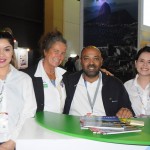 Mari Masgrau, do M&E, com Elba Vieira, Carlos Santos e Vitoria Vieira, do Expomundo