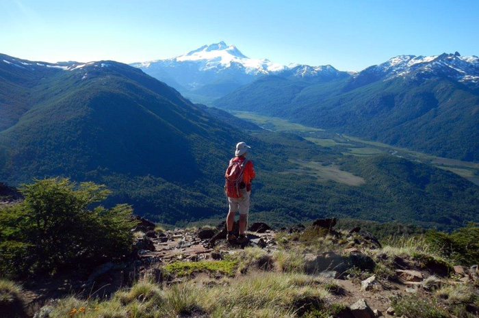 Argentina realiza 13 capacitações e leva mais de 20 destinos para Abav Collab 1 O BarilocheTrekking reúne informações sobre as 62 trilhas, 6 travessias e 17 curtas caminhadas