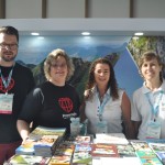 Petter Volkmann e Eliana Czaschke, da Pomerode Viagens; Francisca França, da Santur de Florianópolis; e Letícia, da Setur de Balneário Camboriú Petter Volkmann e Eliana Czaschke, da Pomerode Viagens; Francisca França, da Santur de Florianópolis; e Letícia, da Setur de Balneário Camboriú