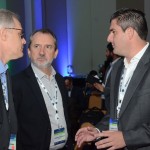 Reinaldo Krugner, diretor da Embraer, Roberto de Oliveira, da Inframerica, e Daniel Ketchibachian, do Aeroporto Argentina 2000