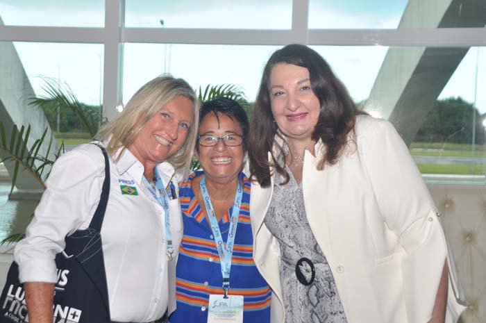 Rosa Masgrau, do M&E, com Cristina Fritsch, presidente da Abav-RJ e Magda Nassar, presidente da Abav Nacional Rosa Masgrau, do M&E, com Cristina Fritsch, presidente da Abav-RJ e Magda Nassar, presidente da Abav Nacional