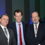 Tarcísio Freitas, Ministro da Infraestrutura, Ronei Glanzmann, Secretario Nacional da Aviação Civil, e Eduardo Sanovicz, da Abear